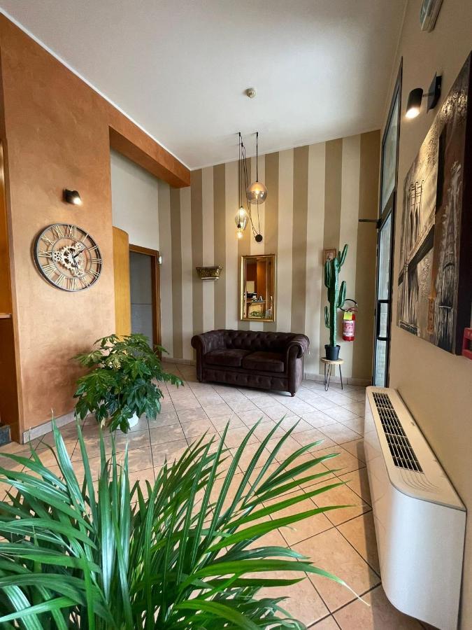 Hotel Arda Fiorenzuola 피오렌주올라 다르다 외부 사진