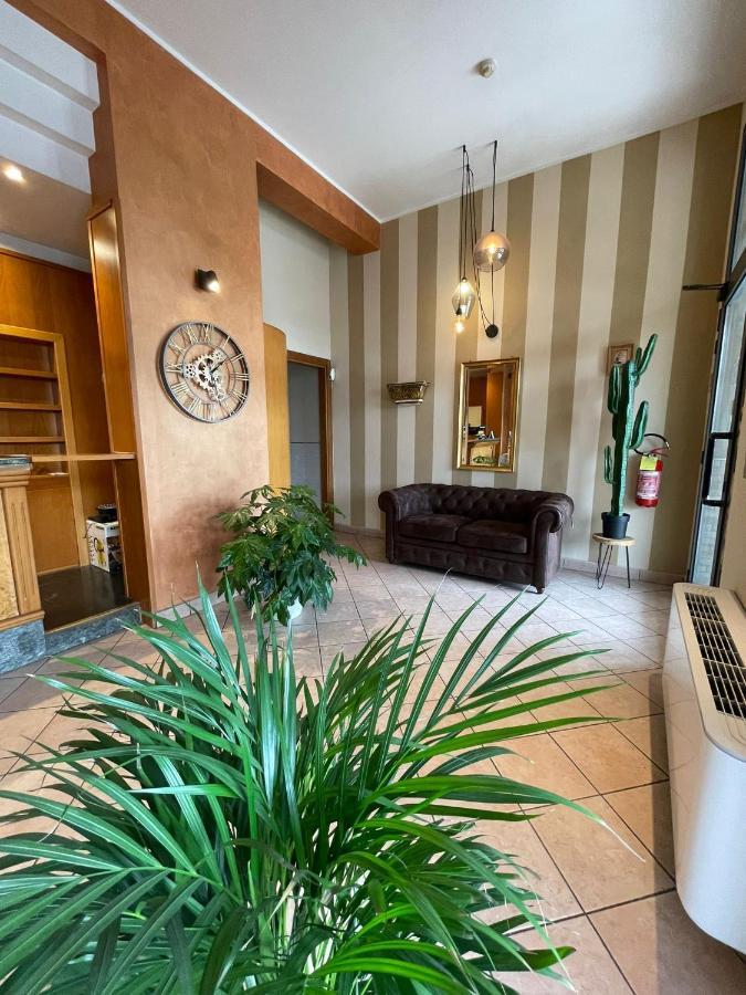 Hotel Arda Fiorenzuola 피오렌주올라 다르다 외부 사진