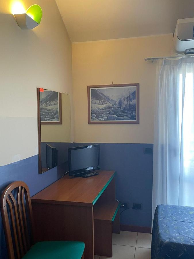 Hotel Arda Fiorenzuola 피오렌주올라 다르다 외부 사진